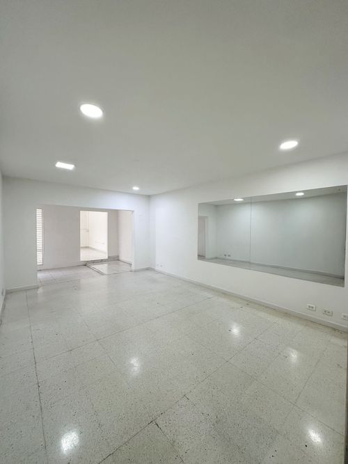 Oficina en arriendo en Santa Monica, Cali, 48 m² · foto 10 de 11