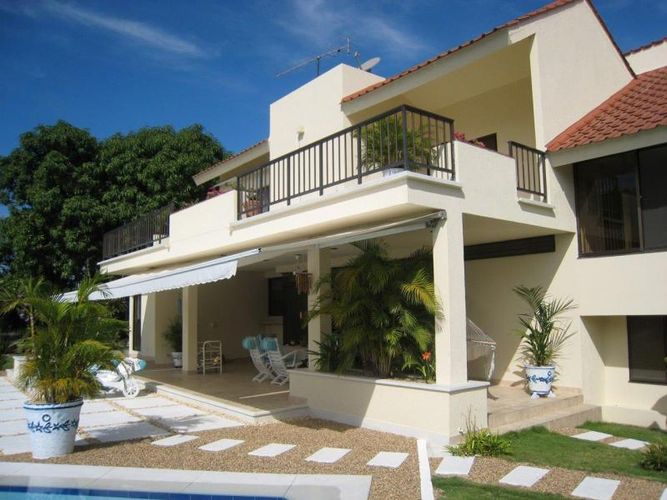 Casa de 4 alcobas en venta en Girardot, Girardot, 290 m² · foto 2 de 14