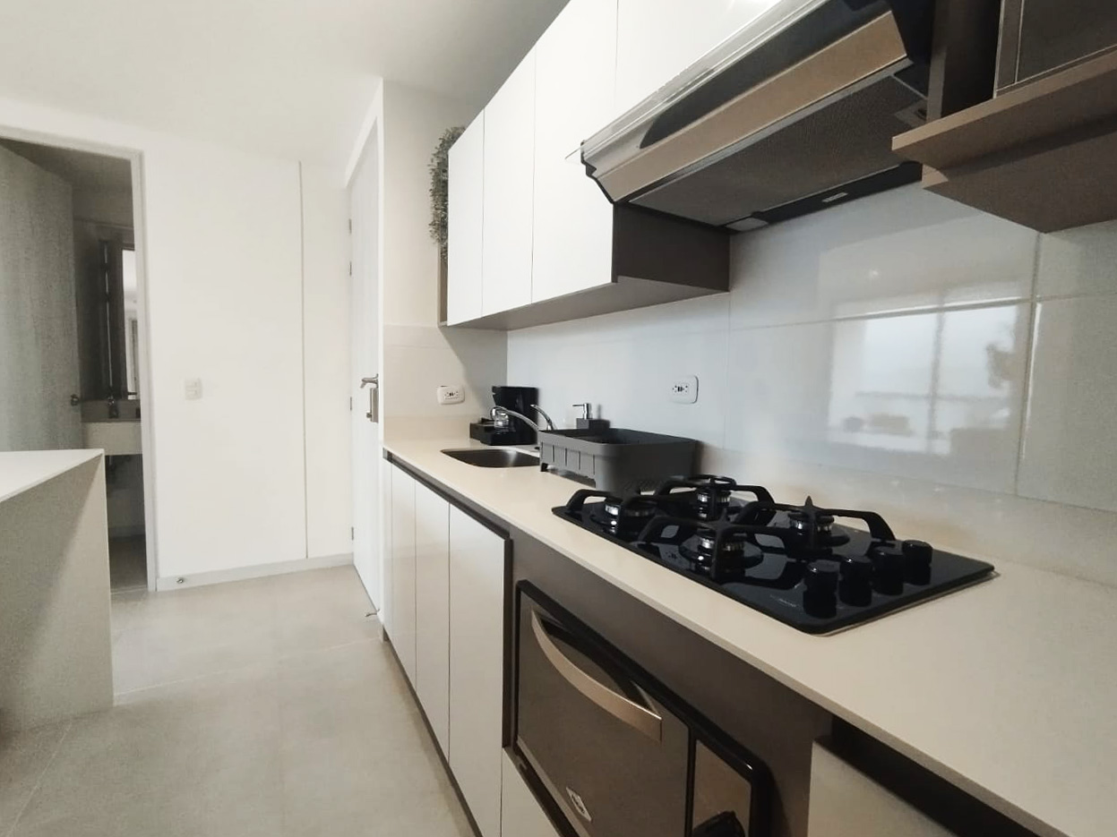 Apartamento en arriendo en Castropol, Medellín · foto 7 de 18