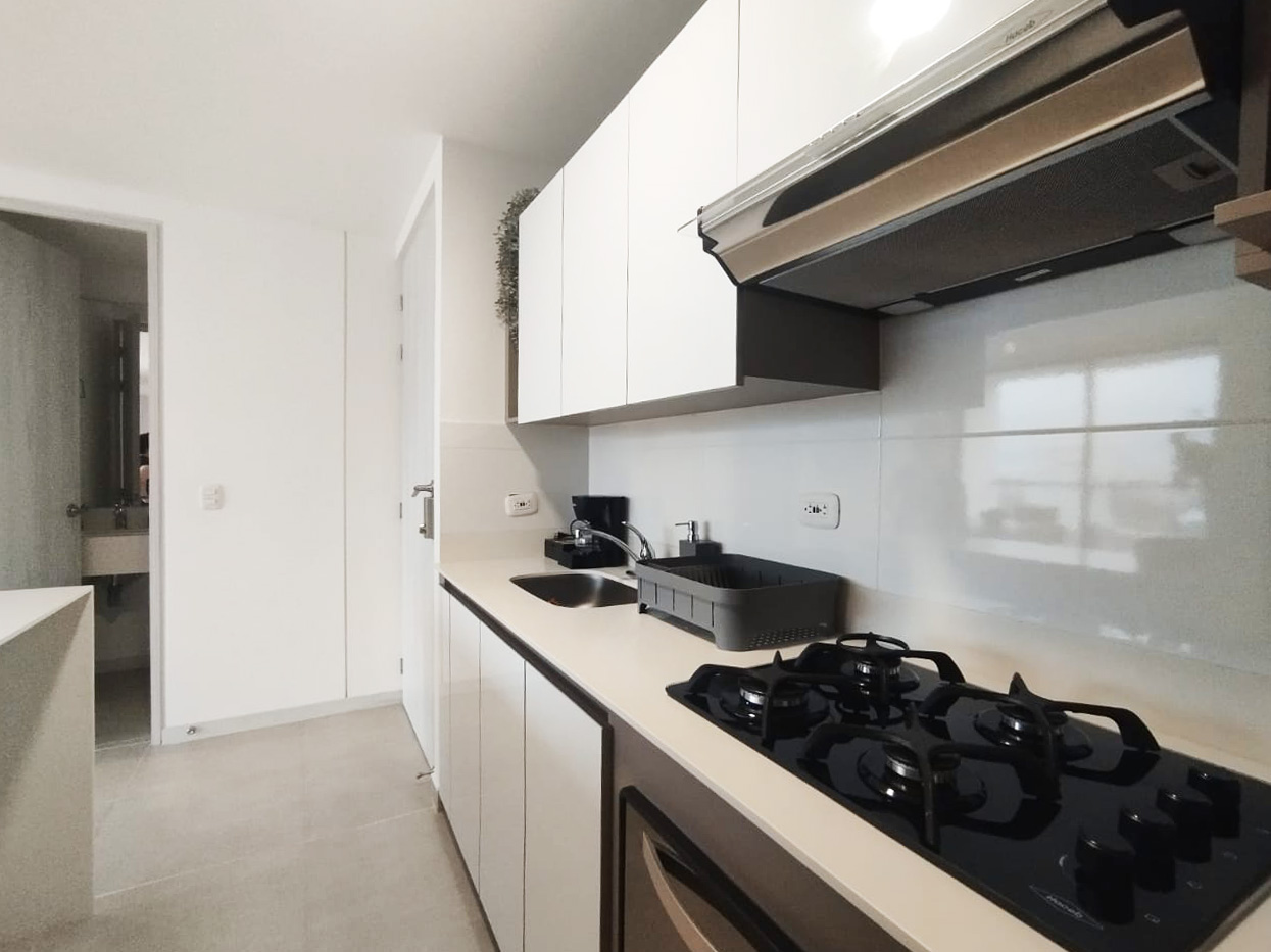Apartamento en arriendo en Castropol, Medellín · foto 8 de 18
