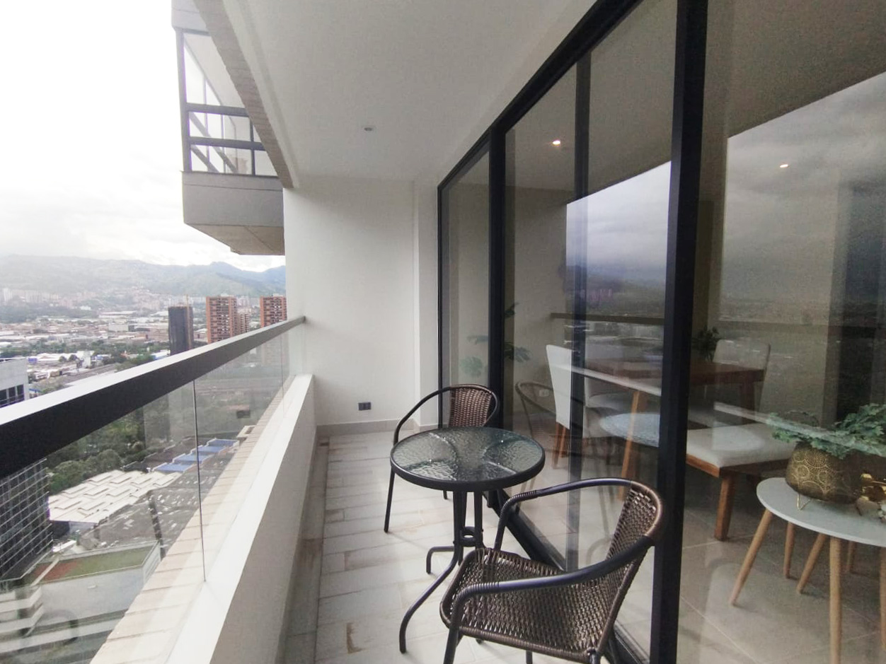 Apartamento en arriendo en Castropol, Medellín · foto 17 de 18