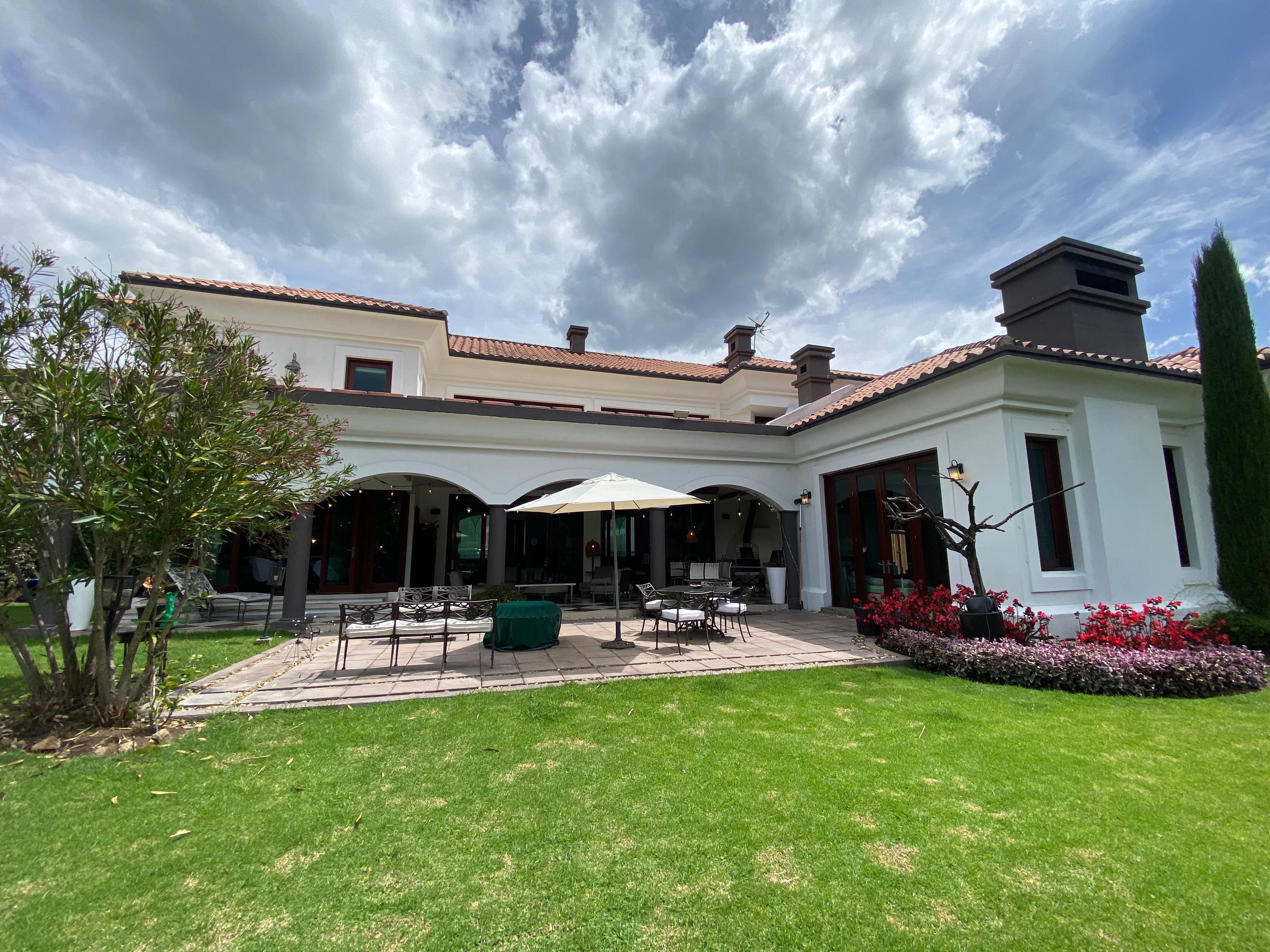 Casa en venta en Guaymaral, Bogotá · foto 2 de 24
