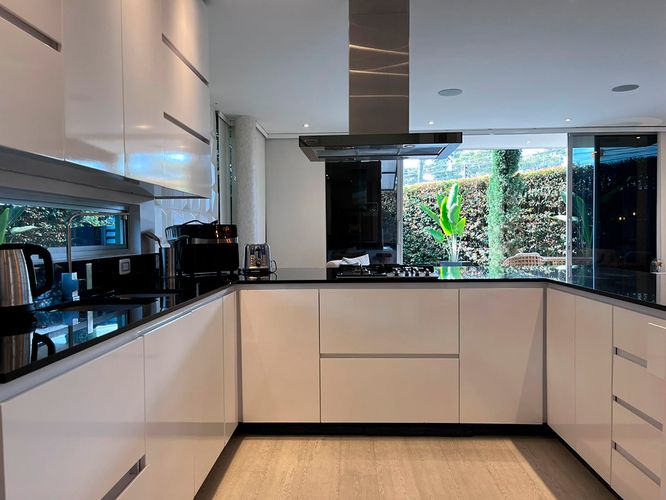 Casa de 3 alcobas en venta en Loma El Atravesado, Envigado, 400 m² · foto 10 de 20