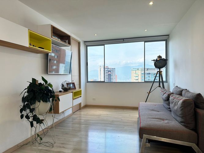 Apartamento de 3 alcobas en arriendo en El Poblado, Medellín, 157 m² · foto 3 de 17