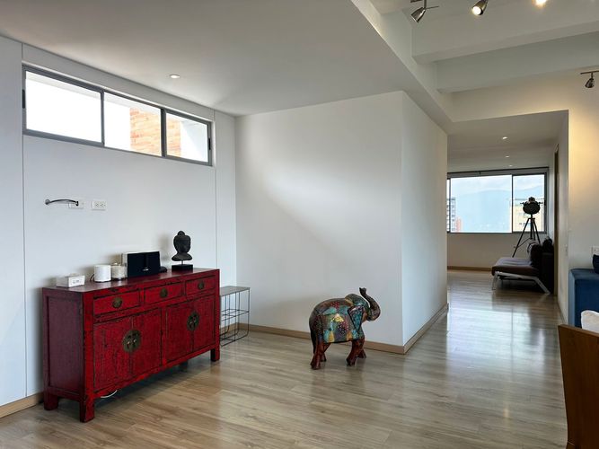 Apartamento de 3 alcobas en arriendo en El Poblado, Medellín, 157 m² · foto 4 de 17