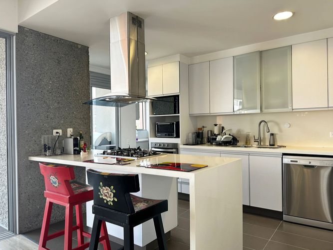 Apartamento de 3 alcobas en arriendo en El Poblado, Medellín, 157 m² · foto 8 de 17