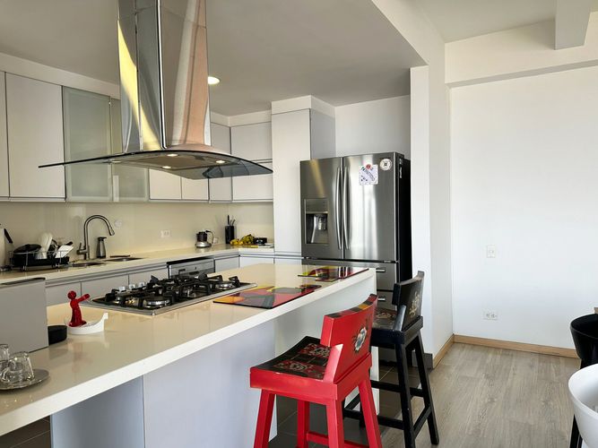 Apartamento de 3 alcobas en arriendo en El Poblado, Medellín, 157 m² · foto 10 de 17