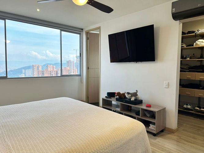 Apartamento de 3 alcobas en arriendo en El Poblado, Medellín, 157 m² · foto 12 de 17