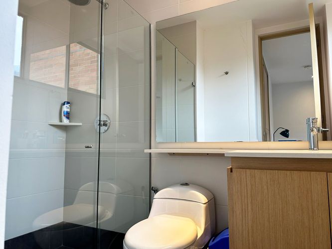 Apartamento de 3 alcobas en arriendo en El Poblado, Medellín, 157 m² · foto 15 de 17