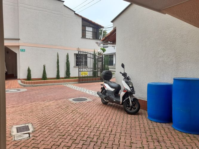 Casa de 3 alcobas en venta en Conjunto Cerrado Villa Italia, Floridablanca, 120 m² · foto 3 de 24