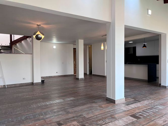 Casa de 2 alcobas en arriendo en El Poblado, Medellín, 235 m² · foto 4 de 20