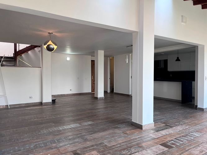 Casa de 2 alcobas en arriendo en El Poblado, Medellín, 235 m² · foto 5 de 20