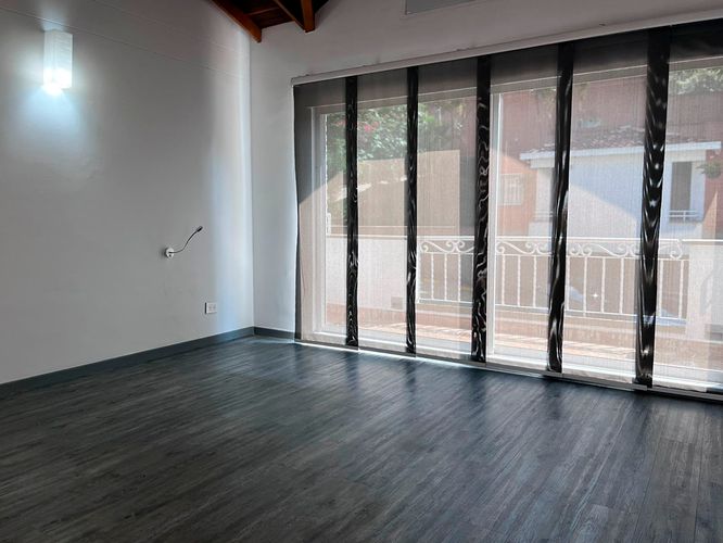 Casa de 2 alcobas en arriendo en El Poblado, Medellín, 235 m² · foto 6 de 20