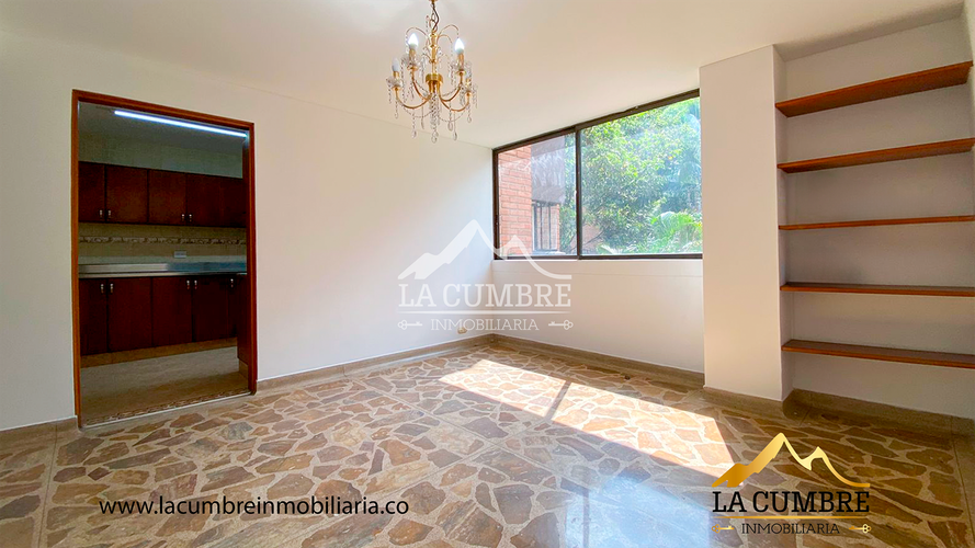 Apartamento de 3 alcobas en arriendo en Los Balsos, Medellín, 260 m² · foto 8 de 13