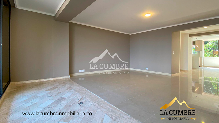 Apartamento de 3 alcobas en arriendo en Los Balsos, Medellín, 278 m² · foto 2 de 19