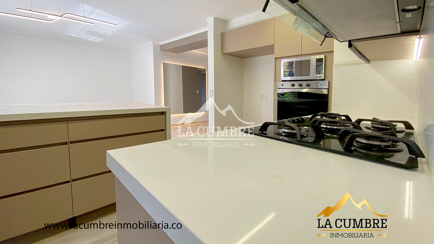 Apartamento de 3 alcobas en arriendo en Los Balsos, Medellín, 278 m² · foto 6 de 19