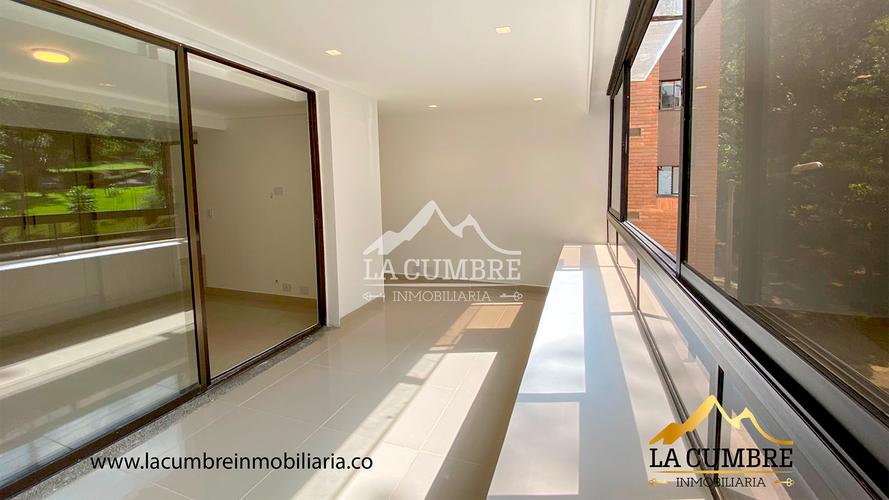 Apartamento de 3 alcobas en arriendo en Los Balsos, Medellín, 278 m² · foto 8 de 19