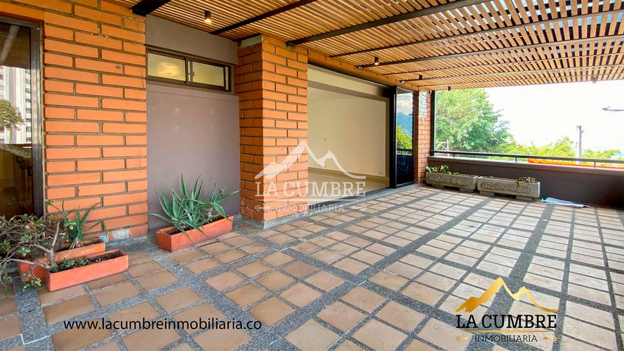 Apartamento de 3 alcobas en arriendo en Los Balsos, Medellín, 278 m² · foto 9 de 19