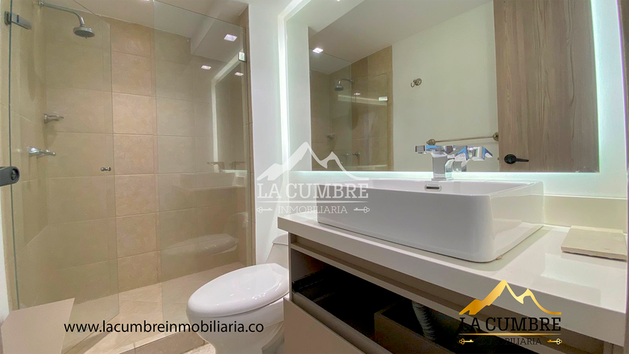 Apartamento de 3 alcobas en arriendo en Los Balsos, Medellín, 278 m² · foto 13 de 19