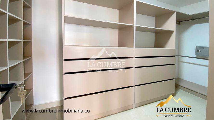 Apartamento de 3 alcobas en arriendo en Los Balsos, Medellín, 278 m² · foto 18 de 19