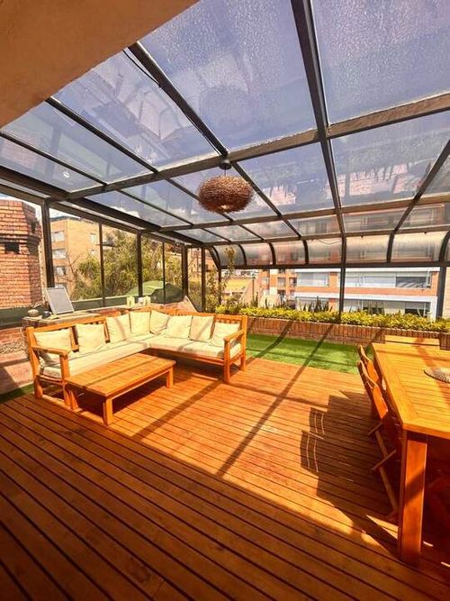 Apartamento de 3 alcobas en venta en Chicó Navarra, Bogotá, 214 m² · foto 3 de 16