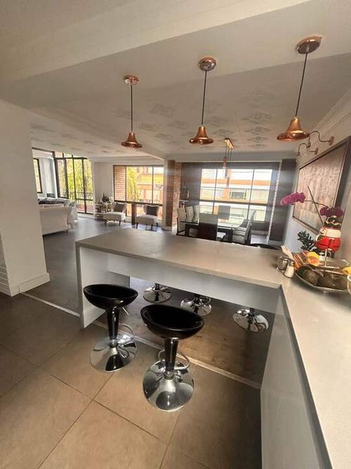 Apartamento de 3 alcobas en venta en Chicó Navarra, Bogotá, 214 m² · foto 12 de 16