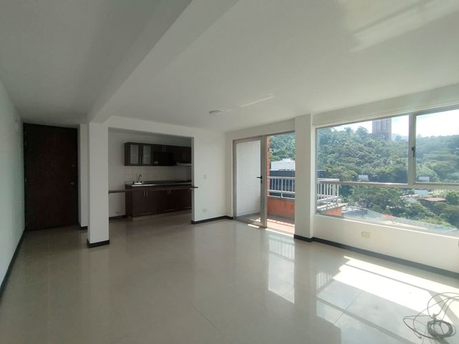 Apartamento de 3 alcobas en arriendo en El Poblado, Medellín, 84 m² · foto 2 de 17