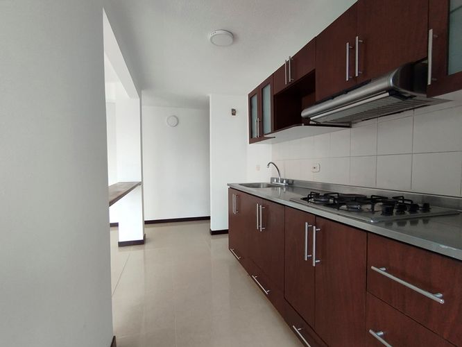 Apartamento de 3 alcobas en arriendo en El Poblado, Medellín, 84 m² · foto 6 de 17