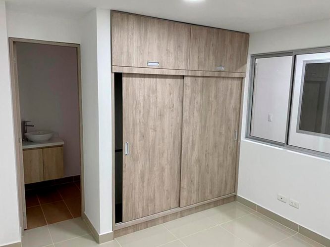 Apartamento de 3 alcobas en arriendo en Laureles, Medellín, 134 m² · foto 7 de 11