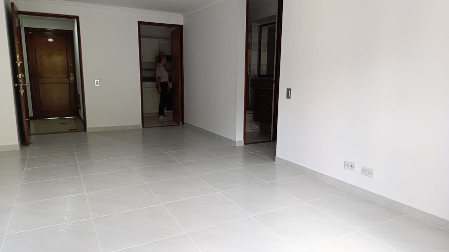 Apartamento de 3 alcobas en venta en Castropol, Medellín, 120 m² · foto 3 de 24