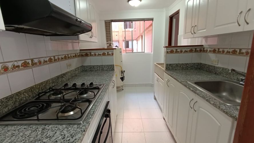 Apartamento de 3 alcobas en venta en Castropol, Medellín, 120 m² · foto 4 de 24