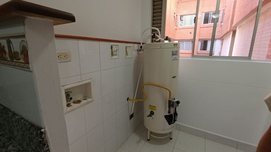 Apartamento de 3 alcobas en venta en Castropol, Medellín, 120 m² · foto 7 de 24