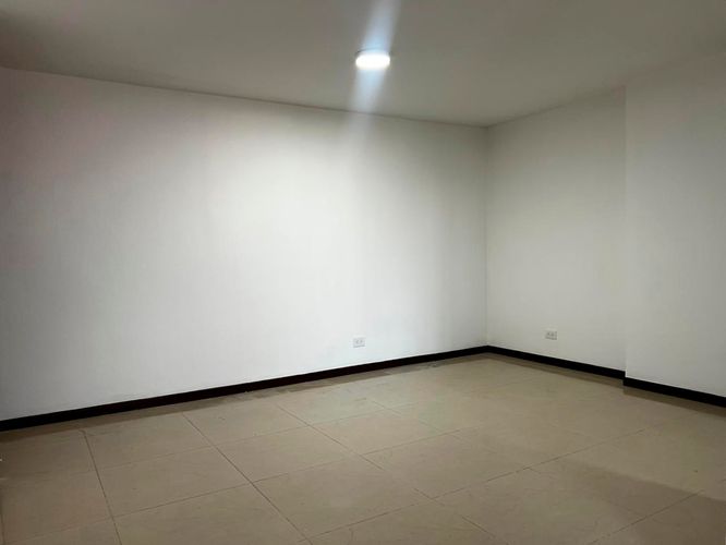 Apartamento de 3 alcobas en arriendo en Cumbres, Envigado, 80 m² · foto 3 de 19