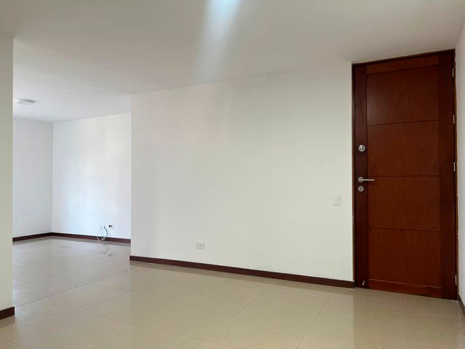 Apartamento de 3 alcobas en arriendo en Cumbres, Envigado, 80 m² · foto 5 de 19