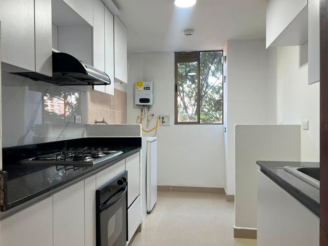 Apartamento de 3 alcobas en arriendo en Cumbres, Envigado, 80 m² · foto 6 de 19