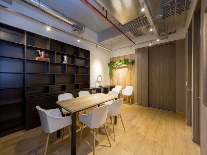 Oficina en arriendo en El Poblado, Medellín, 52 m² · foto 5 de 8
