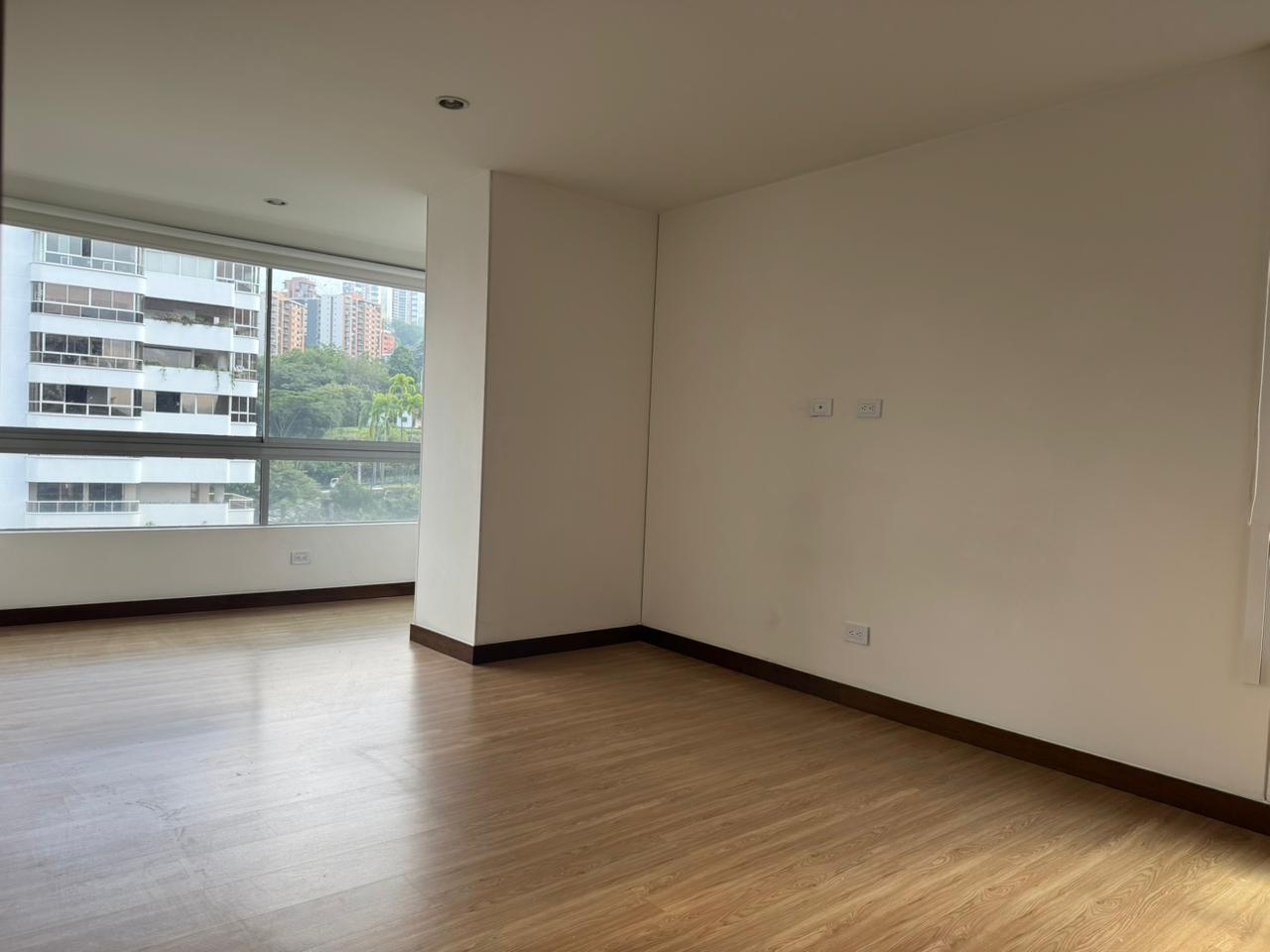 Apartamento en venta en El Poblado, Medellín 3