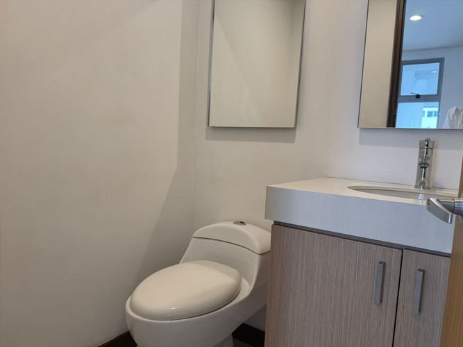 Apartamento de 2 alcobas en venta en El Poblado, Medellín, 124 m² · foto 7 de 10