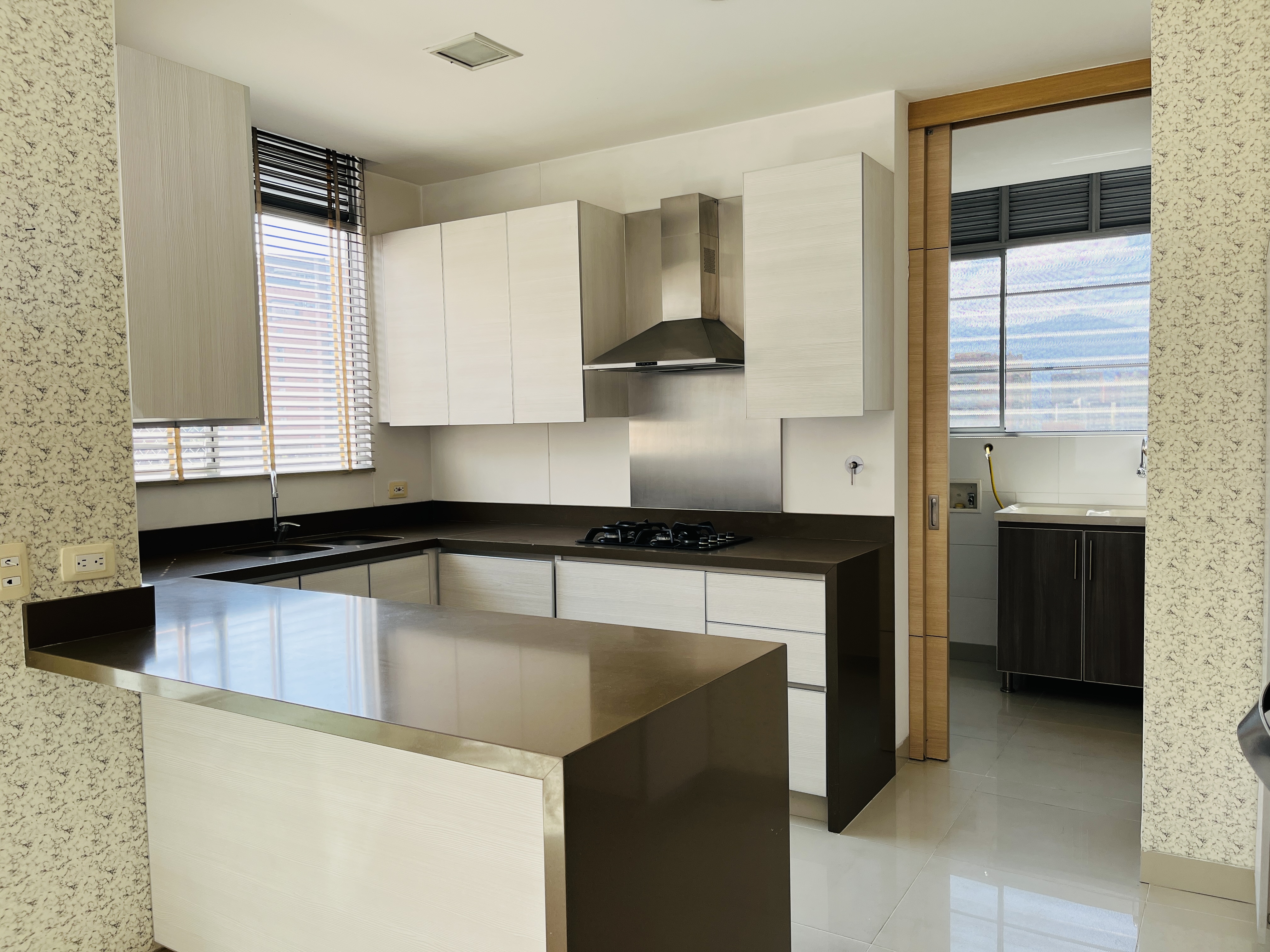 Apartamento en venta en El Poblado, Medellín 2