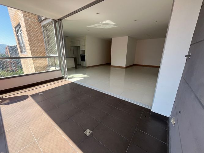 Apartamento de 3 alcobas en venta en El Poblado, Medellín, 157 m² · foto 9 de 20