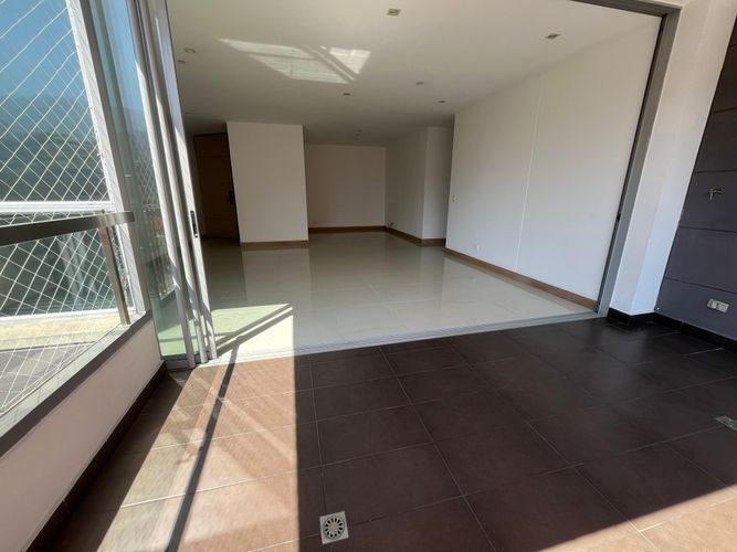 Apartamento de 3 alcobas en venta en El Poblado, Medellín, 157 m² · foto 10 de 20