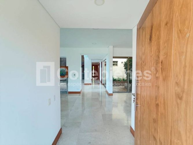 Casa de 5 alcobas en venta en Loma Del Escobero, Envigado, 700 m² · foto 4 de 22