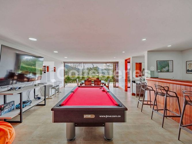 Casa de 5 alcobas en venta en Loma Del Escobero, Envigado, 700 m² · foto 8 de 22