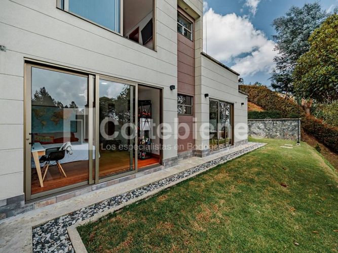 Casa de 5 alcobas en venta en Loma Del Escobero, Envigado, 700 m² · foto 9 de 22