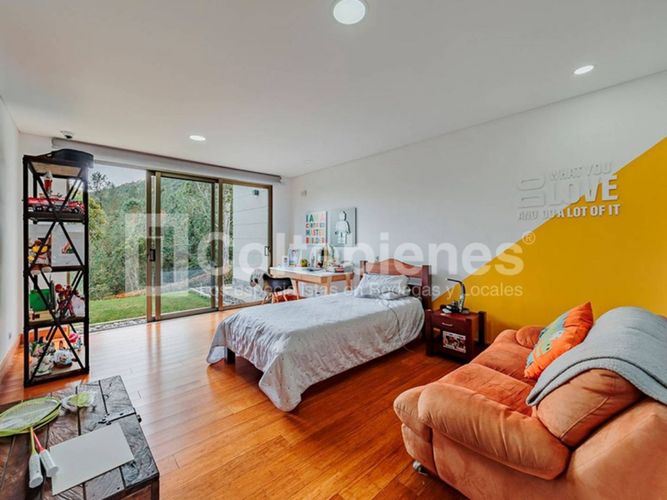 Casa de 5 alcobas en venta en Loma Del Escobero, Envigado, 700 m² · foto 10 de 22