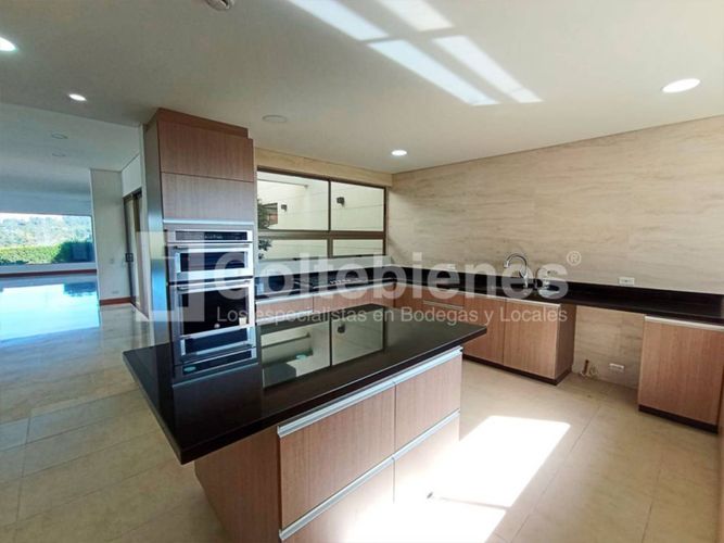 Casa de 5 alcobas en venta en Loma Del Escobero, Envigado, 700 m² · foto 12 de 22