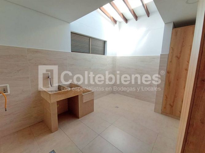 Casa de 5 alcobas en venta en Loma Del Escobero, Envigado, 700 m² · foto 16 de 22