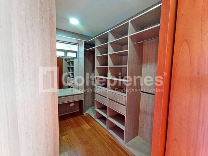 Casa de 5 alcobas en venta en Loma Del Escobero, Envigado, 700 m² · foto 18 de 22