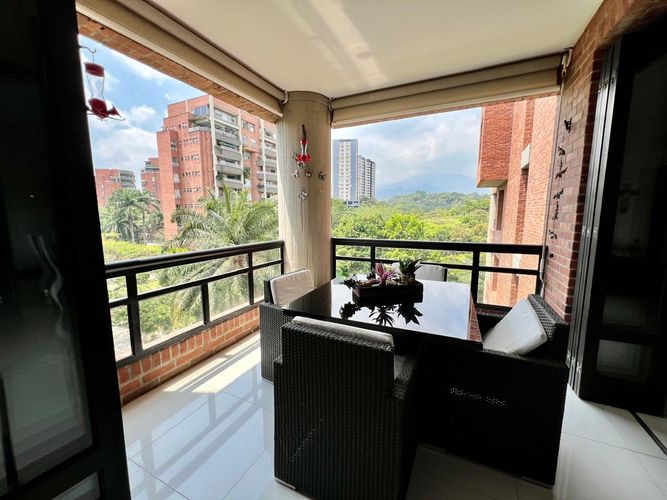 Apartamento de 3 alcobas en venta en Ciudad Jardin, Cali, 171 m² · foto 3 de 24
