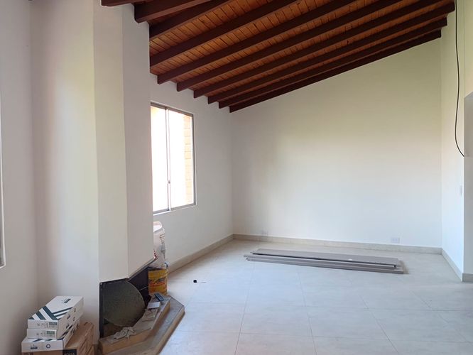 Casa de 4 alcobas en arriendo en El Poblado, Medellín, 350 m² · foto 2 de 19
